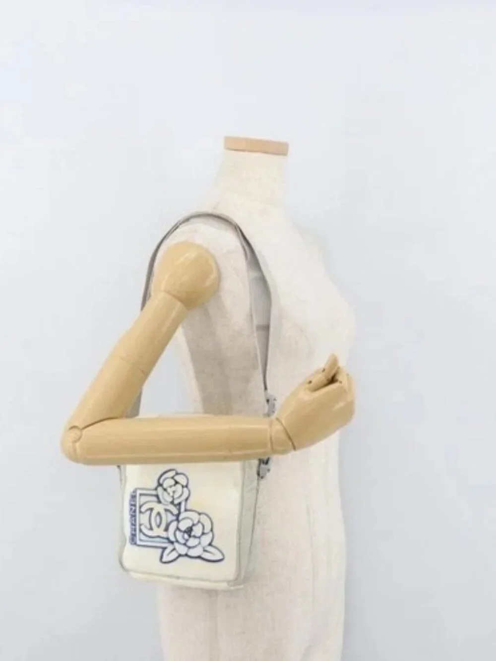 CHANEL Sports Camelia Shoulder Bag Nylon White Silver CC Auth bs34278